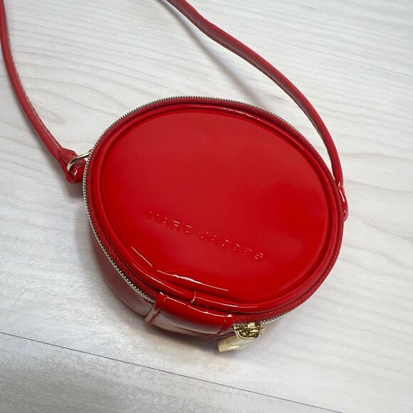 MARC JACOBS Mini 4" Red Patent Leather Crossbody Round Purse - Picture 2 of 10